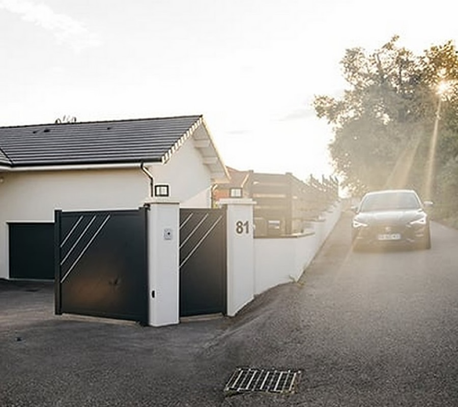 SOMFY - GARDEN AND GARAGE DOORS 